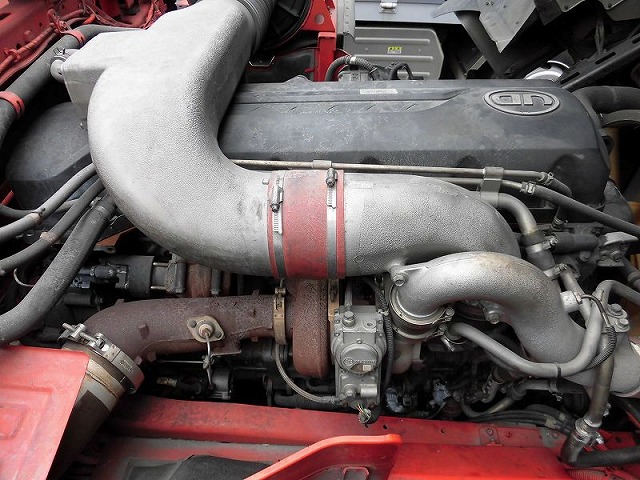 UDトラックスクオン深ダンプ（土砂禁ダンプ）大型（10t）[写真19]