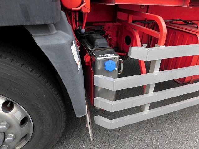 UDトラックスクオン深ダンプ（土砂禁ダンプ）大型（10t）[写真22]