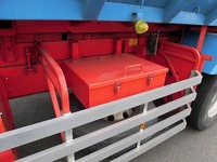 UDトラックスクオン深ダンプ（土砂禁ダンプ）大型（10t）[写真25]