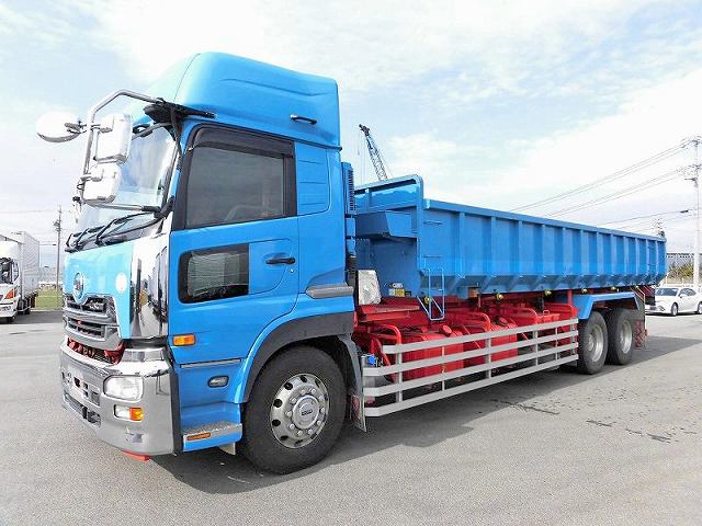 UDトラックスクオン深ダンプ（土砂禁ダンプ）大型（10t）[写真03]