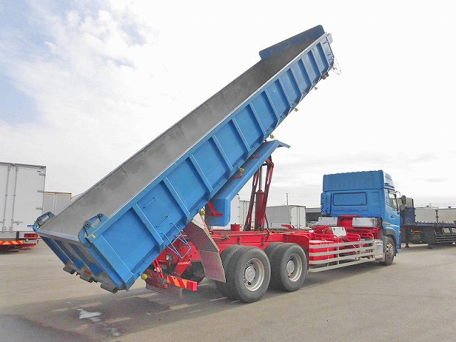 UDトラックスクオン深ダンプ（土砂禁ダンプ）大型（10t）[写真04]