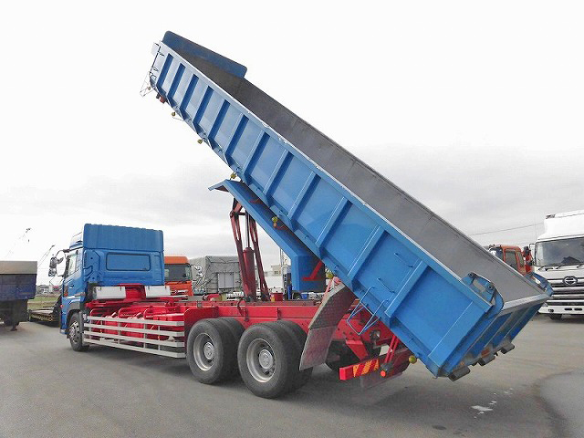 UDトラックスクオン深ダンプ（土砂禁ダンプ）大型（10t）[写真05]