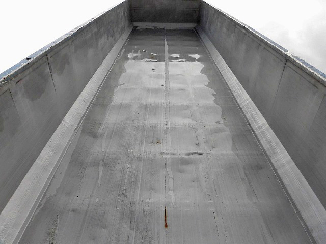 UDトラックスクオン深ダンプ（土砂禁ダンプ）大型（10t）[写真07]