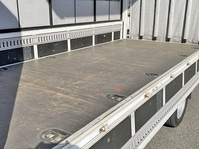 いすゞエルフ幌ウイング小型（2t・3t）[写真10]