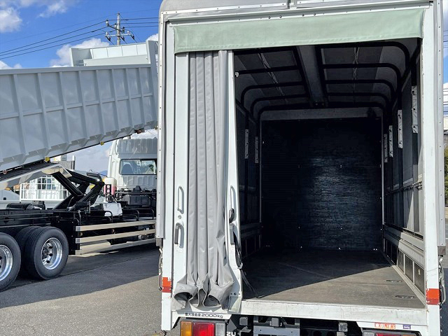 いすゞエルフ幌ウイング小型（2t・3t）[写真12]