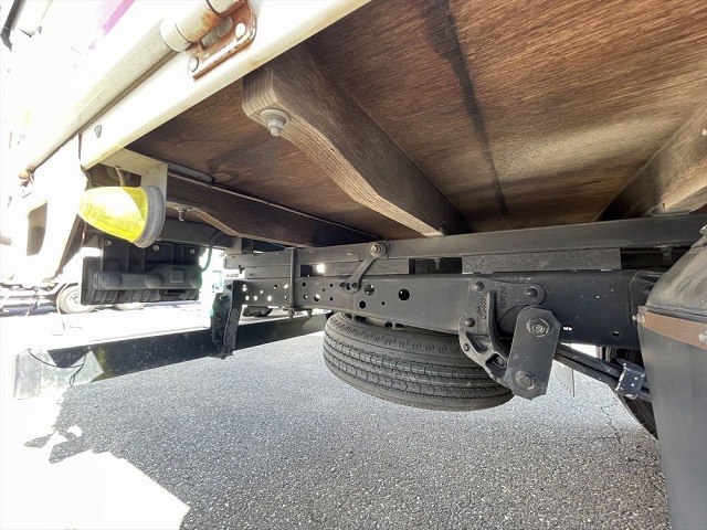 いすゞエルフ幌ウイング小型（2t・3t）[写真16]