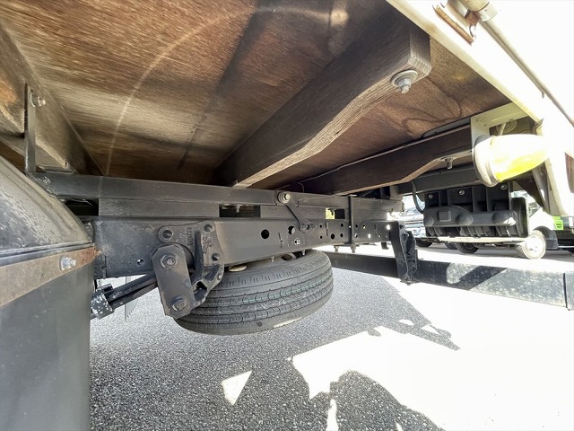 いすゞエルフ幌ウイング小型（2t・3t）[写真18]