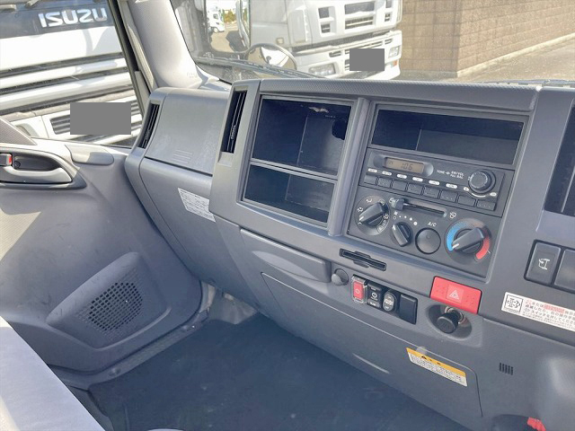 いすゞエルフ幌ウイング小型（2t・3t）[写真20]