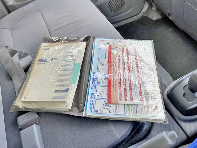 いすゞエルフ幌ウイング小型（2t・3t）[写真25]