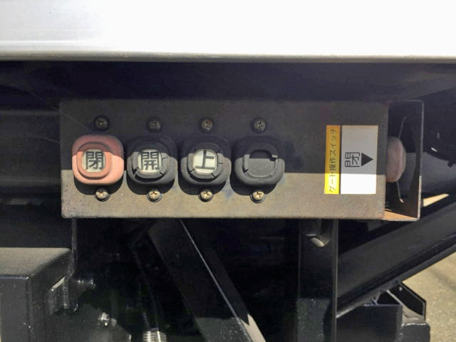 いすゞエルフアルミバン小型（2t・3t）[写真17]