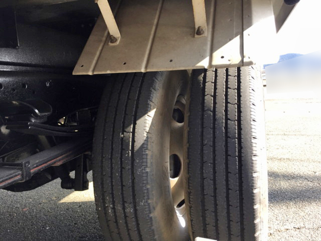 いすゞエルフアルミバン小型（2t・3t）[写真21]