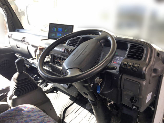 いすゞエルフアルミバン小型（2t・3t）[写真31]