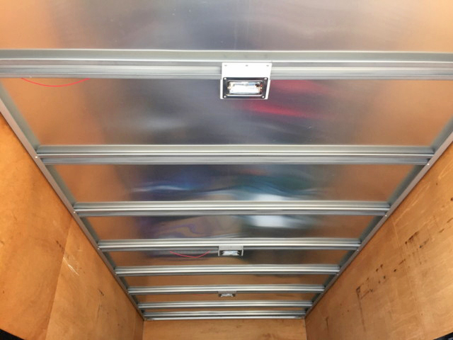 いすゞエルフアルミバン小型（2t・3t）[写真09]