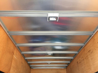 いすゞエルフアルミバン小型（2t・3t）[写真09]