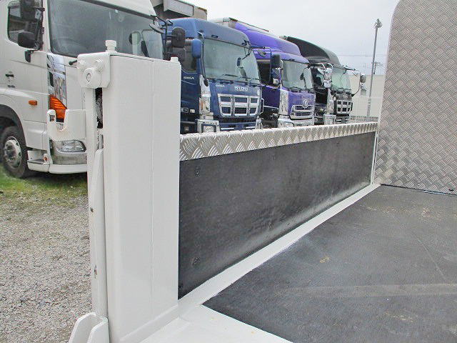 日野デュトロダブルキャブ（Wキャブ）小型（2t・3t）[写真17]