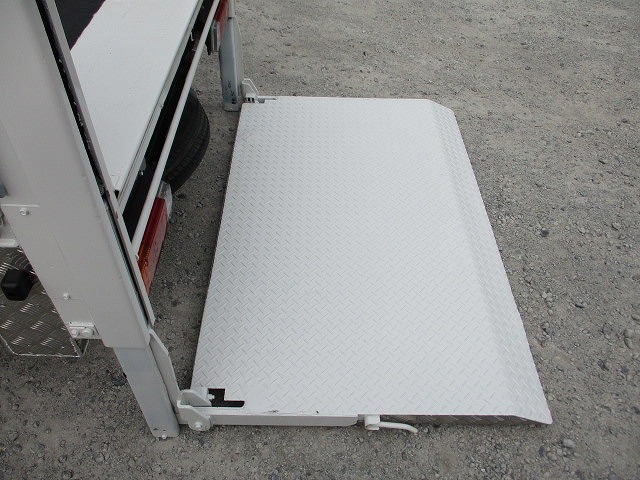 日野デュトロダブルキャブ（Wキャブ）小型（2t・3t）[写真19]