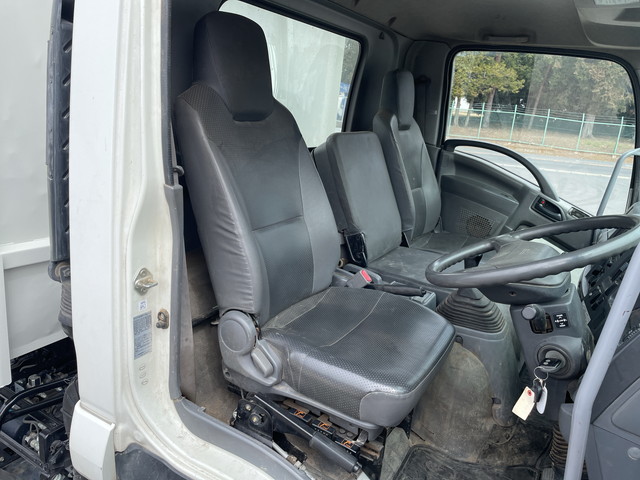 いすゞフォワード深ダンプ（土砂禁ダンプ）中型（4t）[写真31]