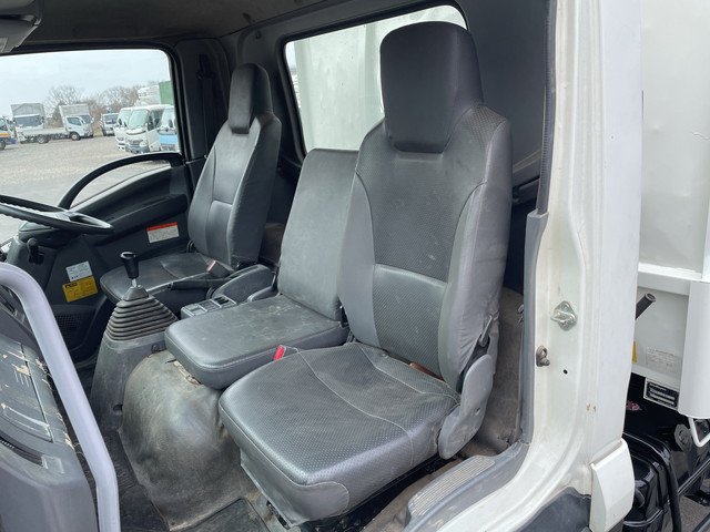 いすゞフォワード深ダンプ（土砂禁ダンプ）中型（4t）[写真32]