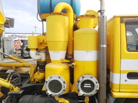 いすゞエルフ汚泥吸引車小型（2t・3t）[写真16]