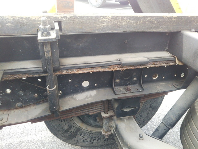 いすゞエルフ汚泥吸引車小型（2t・3t）[写真25]