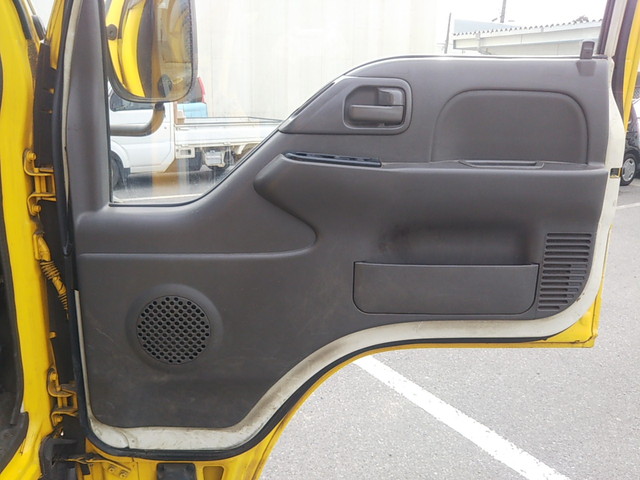 いすゞエルフ汚泥吸引車小型（2t・3t）[写真32]