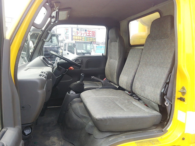 いすゞエルフ汚泥吸引車小型（2t・3t）[写真33]