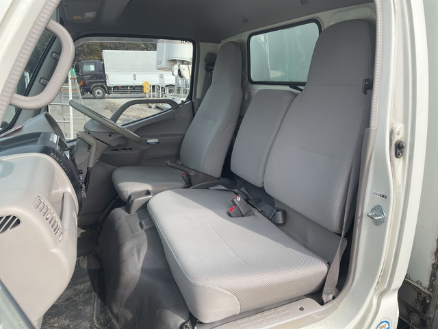 日野デュトロパネルウイング小型（2t・3t）[写真32]