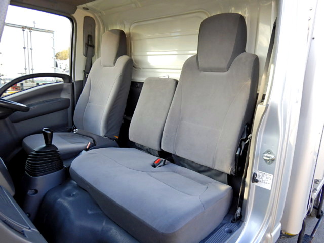 いすゞエルフアルミバン小型（2t・3t）[写真24]