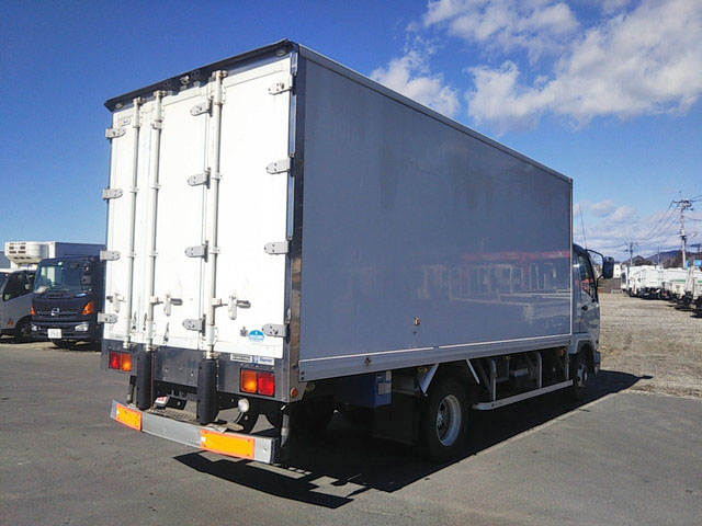 三菱ふそうファイター冷凍車（冷蔵車）中型（4t）[写真02]