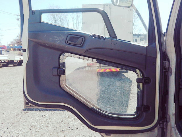 三菱ふそうファイター冷凍車（冷蔵車）中型（4t）[写真29]