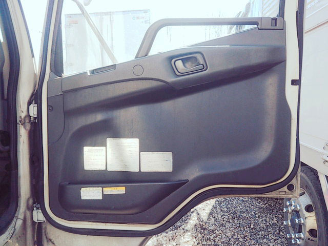 三菱ふそうファイター冷凍車（冷蔵車）中型（4t）[写真30]