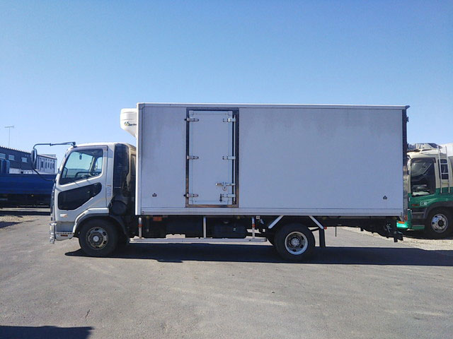 三菱ふそうファイター冷凍車（冷蔵車）中型（4t）[写真05]