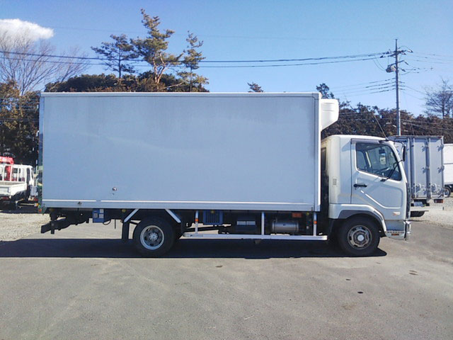 三菱ふそうファイター冷凍車（冷蔵車）中型（4t）[写真07]