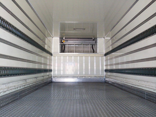 いすゞフォワード冷凍車（冷蔵車）中型（4t）[写真11]