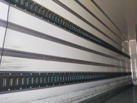 いすゞフォワード冷凍車（冷蔵車）中型（4t）[写真14]