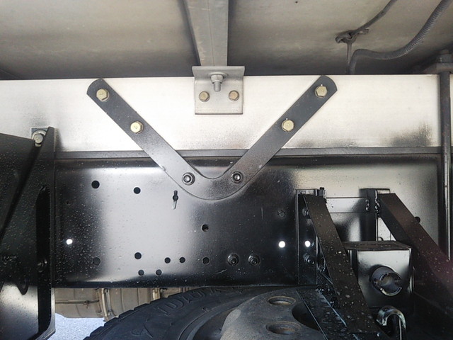 いすゞフォワード冷凍車（冷蔵車）中型（4t）[写真20]