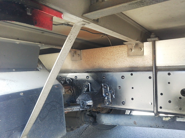 いすゞフォワード冷凍車（冷蔵車）中型（4t）[写真23]