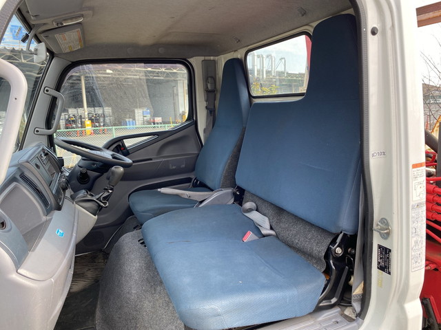 三菱ふそうキャンタークレーン3段小型（2t・3t）[写真32]