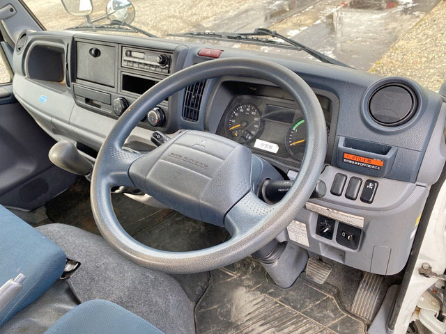 三菱ふそうキャンタークレーン3段小型（2t・3t）[写真34]