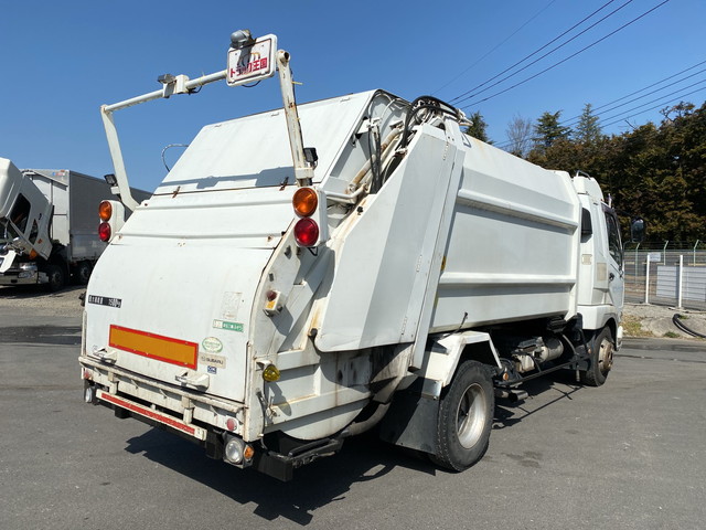 三菱ふそうファイターパッカー車（塵芥車）中型（4t）[写真02]