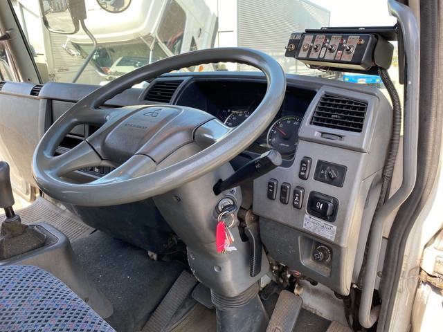 三菱ふそうファイターパッカー車（塵芥車）中型（4t）[写真30]