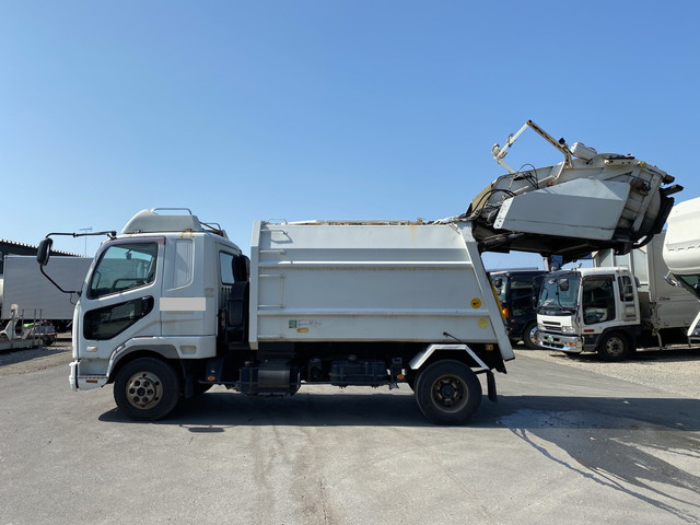三菱ふそうファイターパッカー車（塵芥車）中型（4t）[写真06]