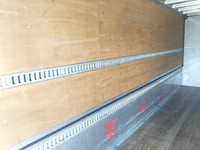 いすゞフォワードアルミウイング中型（4t）[写真10]