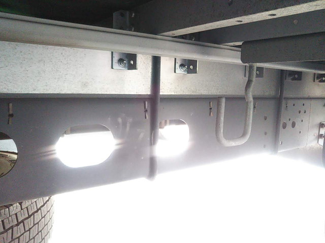 いすゞフォワードアルミウイング中型（4t）[写真15]