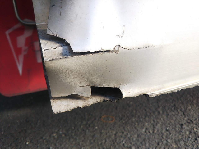 いすゞフォワードアルミウイング中型（4t）[写真07]