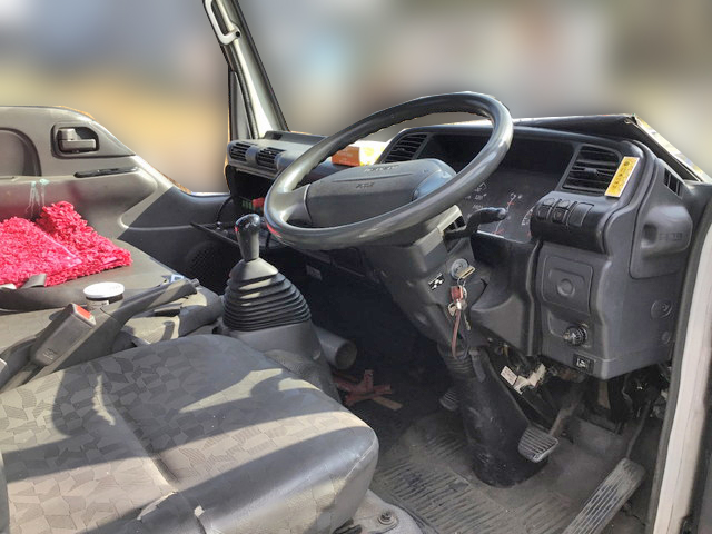 いすゞエルフ平ボディ小型（2t・3t）[写真27]