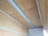 いすゞフォワードアルミウイング中型（4t）[写真10]