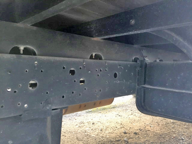 いすゞフォワード平ボディ中型（4t）[写真16]