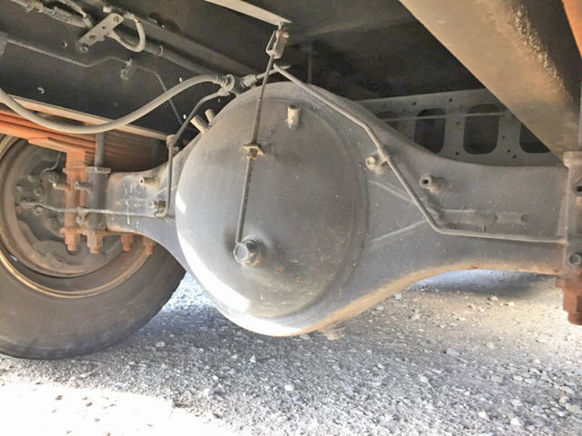 いすゞフォワード平ボディ中型（4t）[写真22]