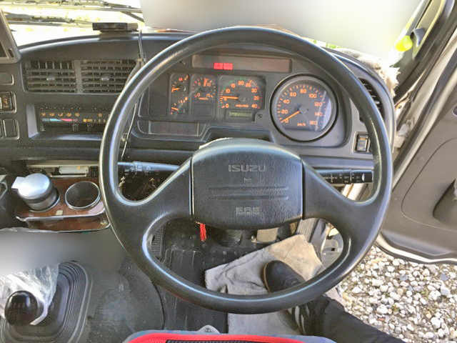 いすゞフォワード平ボディ中型（4t）[写真35]